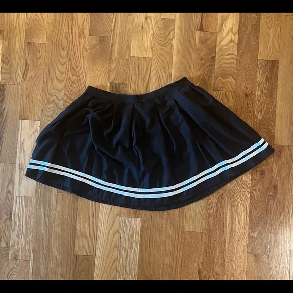 Hot Topic Skirt for sale Juniors XL - Picture 2 of 2